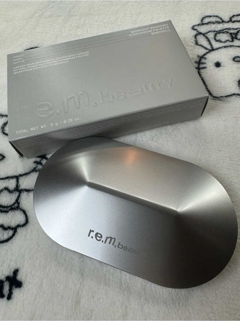 r.e.m. Beauty Ariana Grande Midnight Shadows Eyeshadow Palette - Babydoll